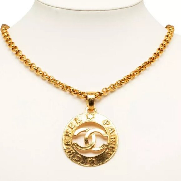 CHANEL CC Logo Paris Round Pendant long Necklace 29" Gold Tone 28 Auth #22400 - Picture 1 of 16